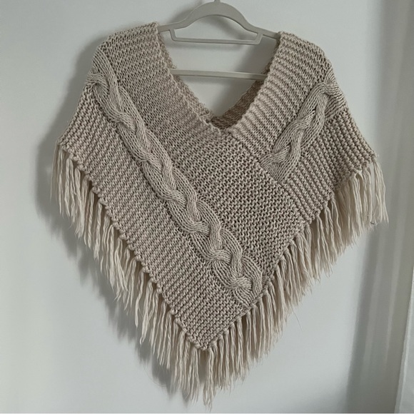 Vintage handmade poncho - Picture 3 of 8